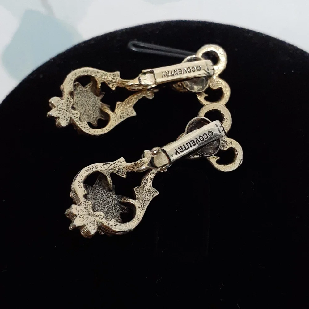 Vintage Sarah Coventry Clip On Dangle Earrings